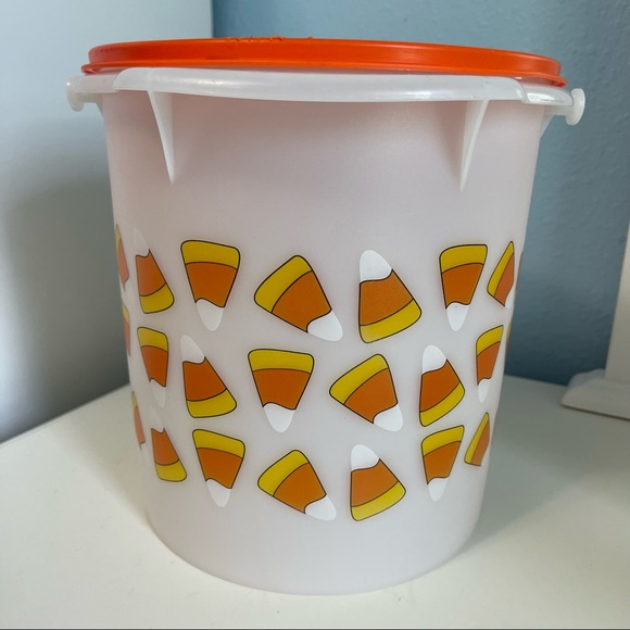 Tupperware X Large Canister Storage Contajner 8 1/2”H - Picture 2 of 10